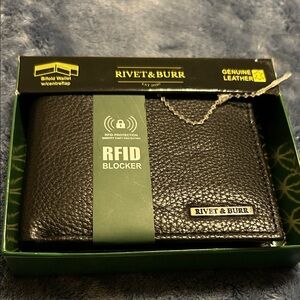 Men's Black RFID-Blocking Leather Bifold Wallet